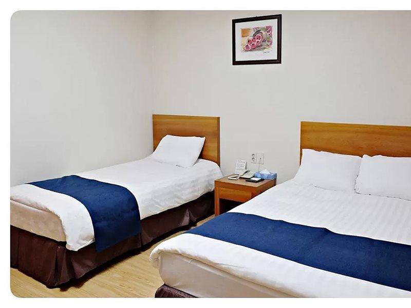Jeju Parkside Tourist Hotel ภายนอก รูปภาพ