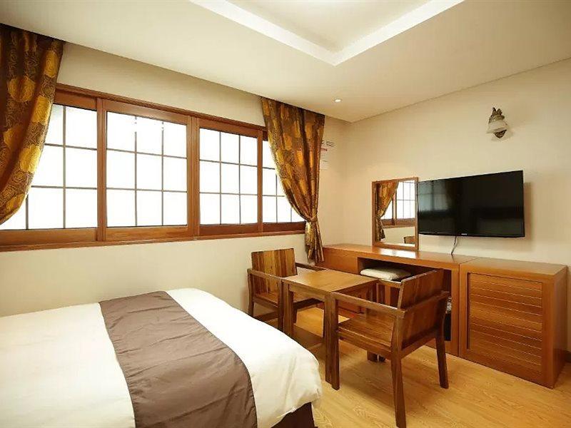 Jeju Parkside Tourist Hotel ภายนอก รูปภาพ
