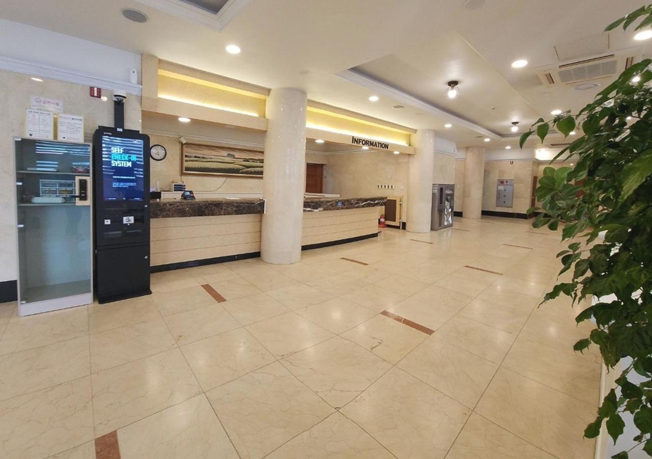 Jeju Parkside Tourist Hotel ภายนอก รูปภาพ