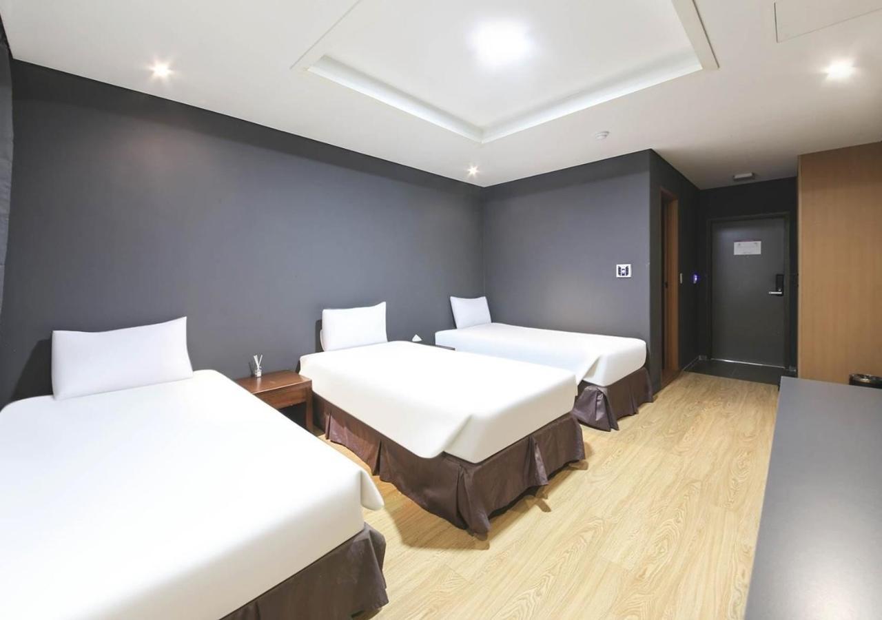 Jeju Parkside Tourist Hotel ภายนอก รูปภาพ