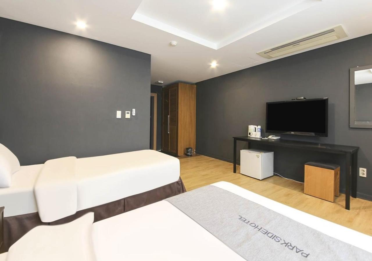 Jeju Parkside Tourist Hotel ภายนอก รูปภาพ