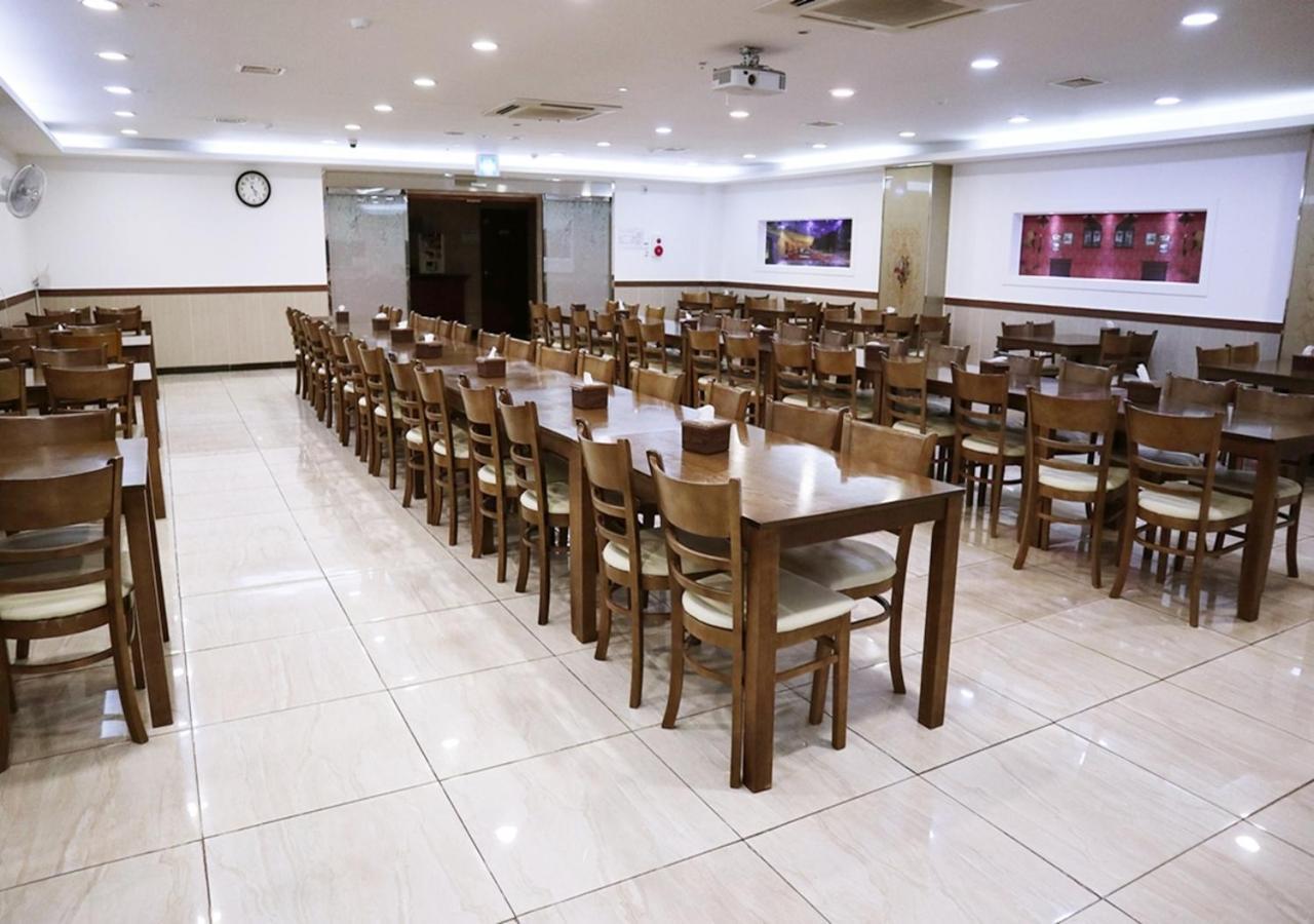 Jeju Parkside Tourist Hotel ภายนอก รูปภาพ